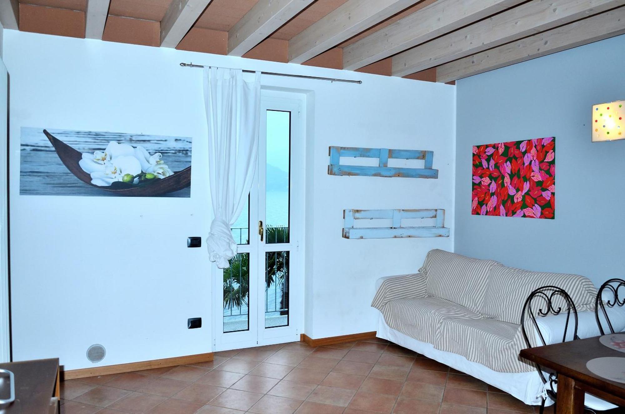 White Garden - Apartment With Access To The Lake Lierna Εξωτερικό φωτογραφία