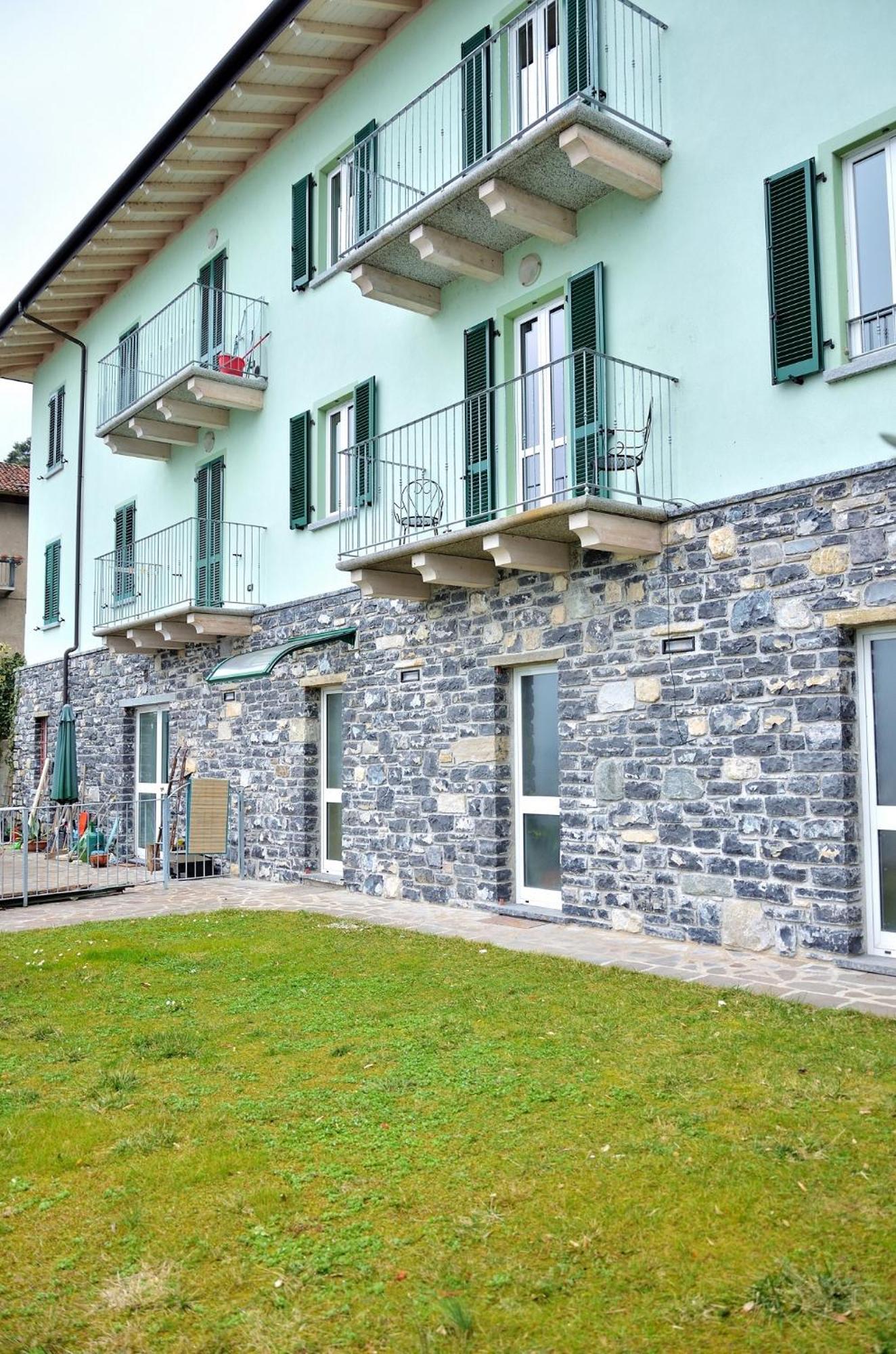 White Garden - Apartment With Access To The Lake Lierna Εξωτερικό φωτογραφία